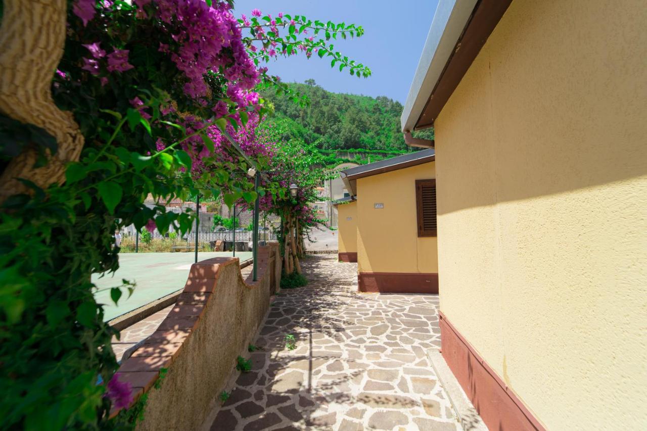 Casa Vacanza San Pietro Maiori Exteriör bild