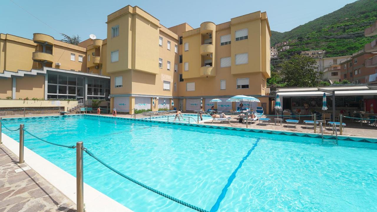 Casa Vacanza San Pietro Maiori Exteriör bild