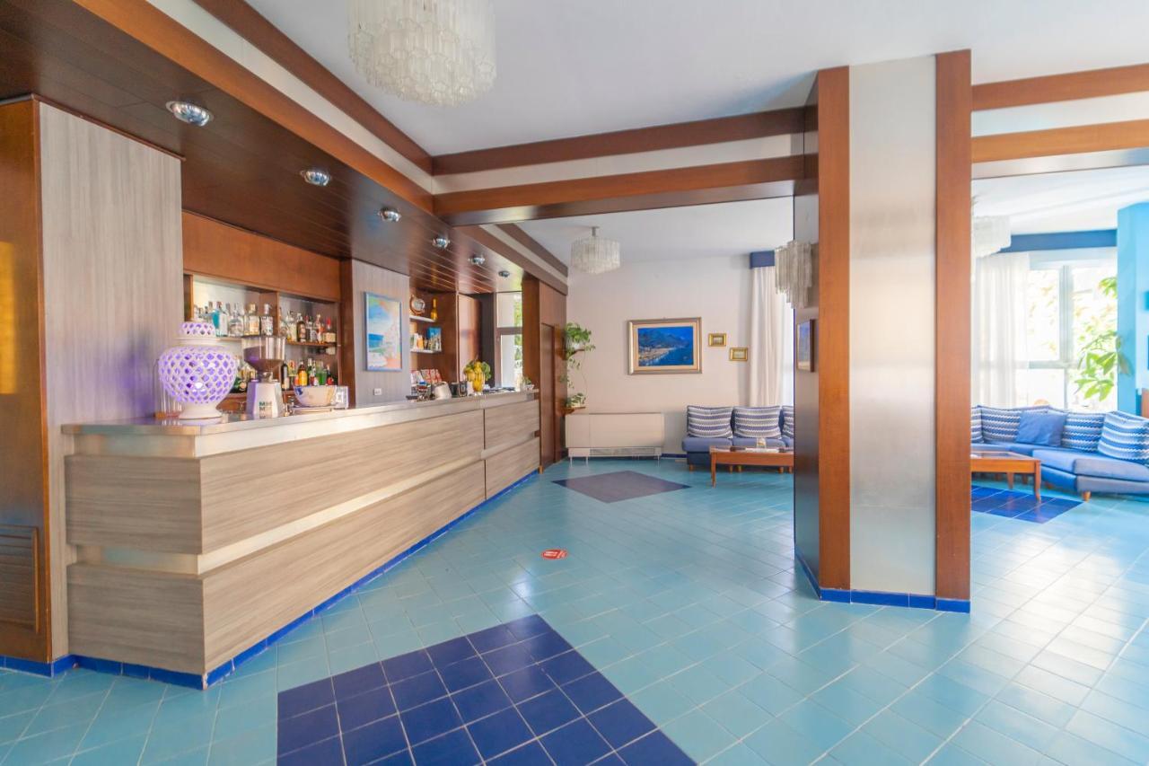 Casa Vacanza San Pietro Maiori Exteriör bild