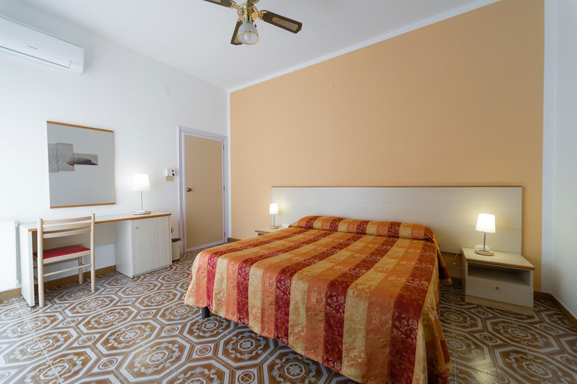 Casa Vacanza San Pietro Maiori Exteriör bild