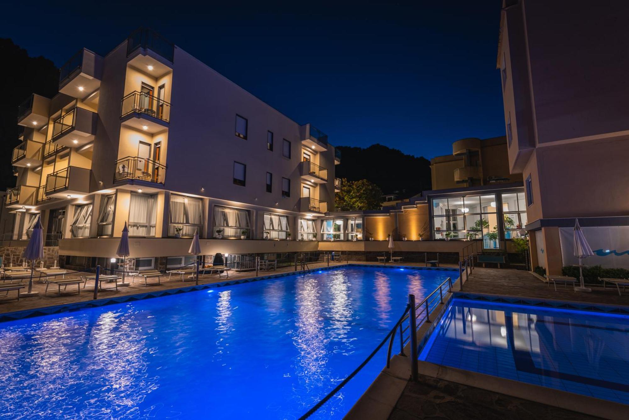 Casa Vacanza San Pietro Maiori Exteriör bild